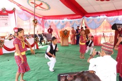 10 Childeren preforming a Nepali dance